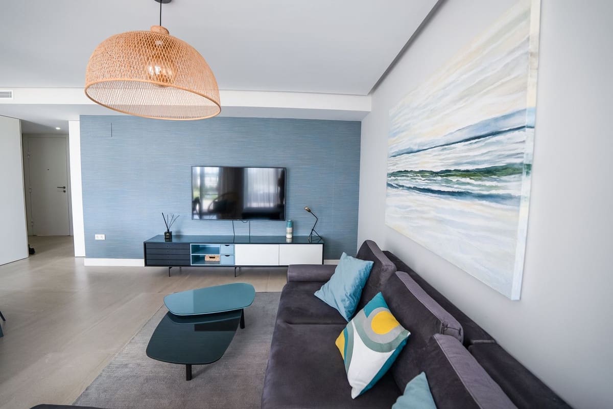 Apartamento de 2 habitaciones en Estepona en venta con piscina - 850.000 € (Ref: 9540023)