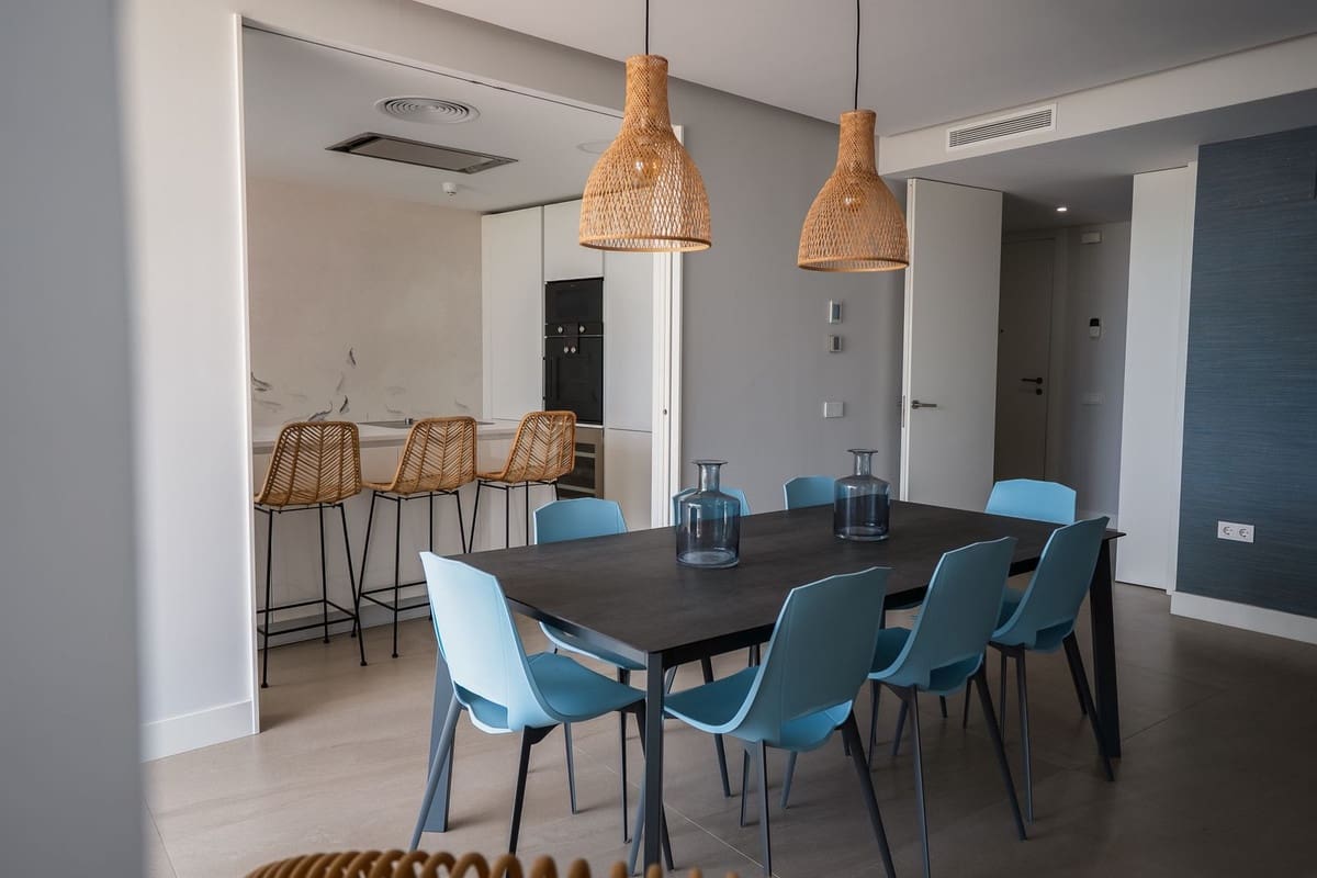 Apartamento de 2 habitaciones en Estepona en venta con piscina - 850.000 € (Ref: 9540023)