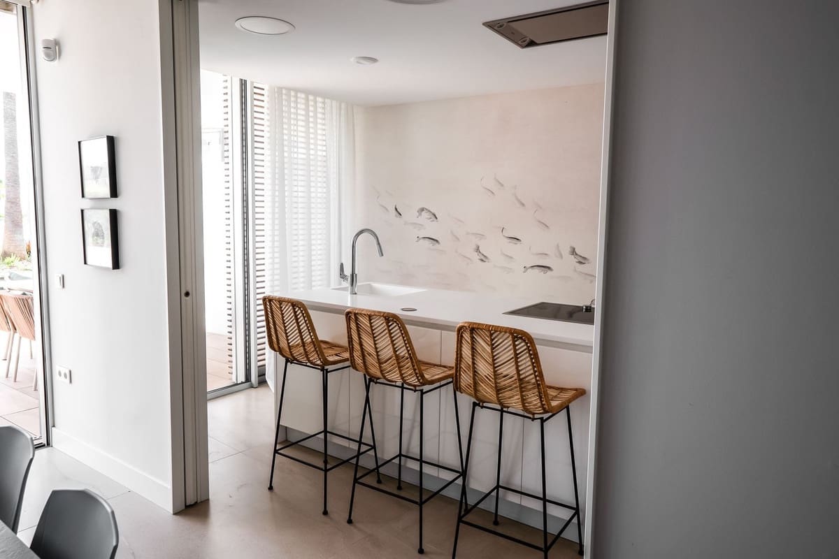 Apartamento de 2 habitaciones en Estepona en venta con piscina - 850.000 € (Ref: 9540023)