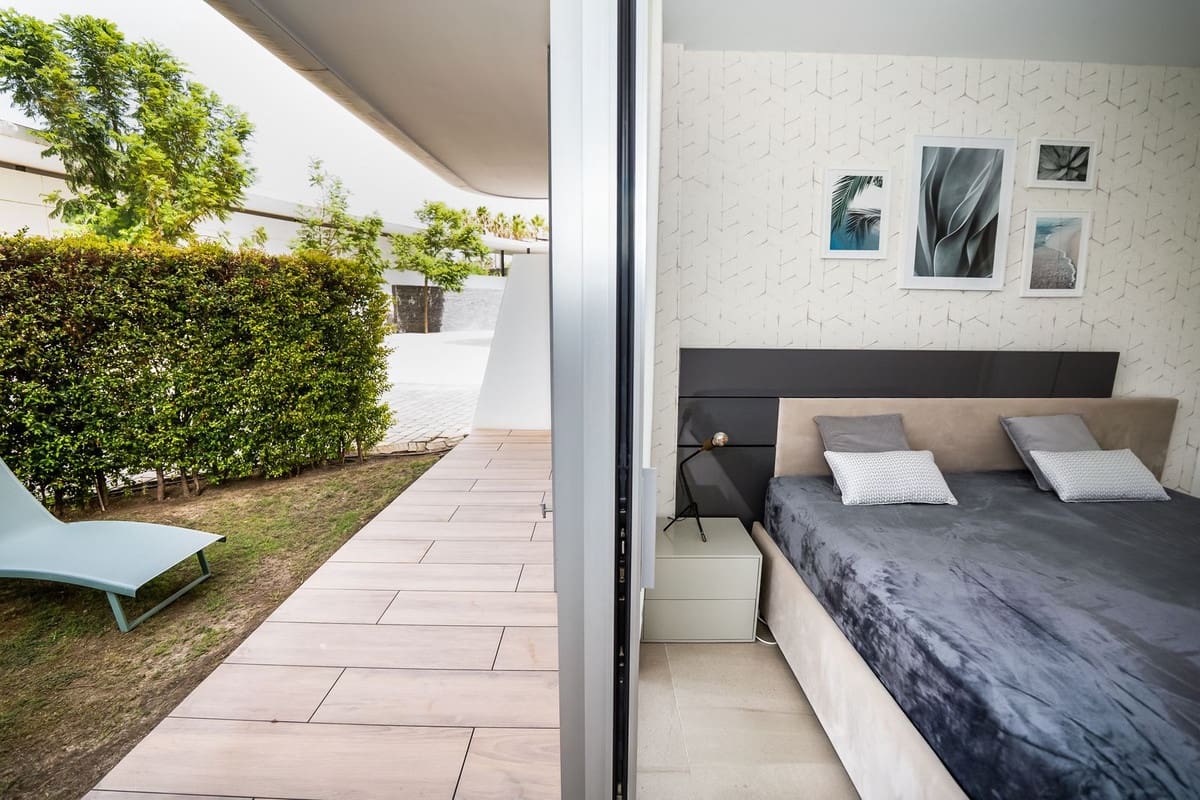 Apartamento de 2 habitaciones en Estepona en venta con piscina - 850.000 € (Ref: 9540023)