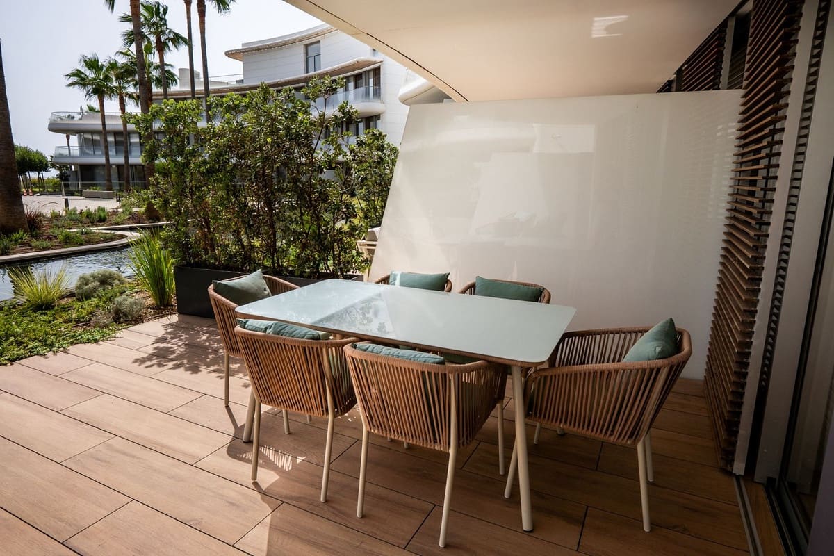 Apartamento de 2 habitaciones en Estepona en venta con piscina - 850.000 € (Ref: 9540023)