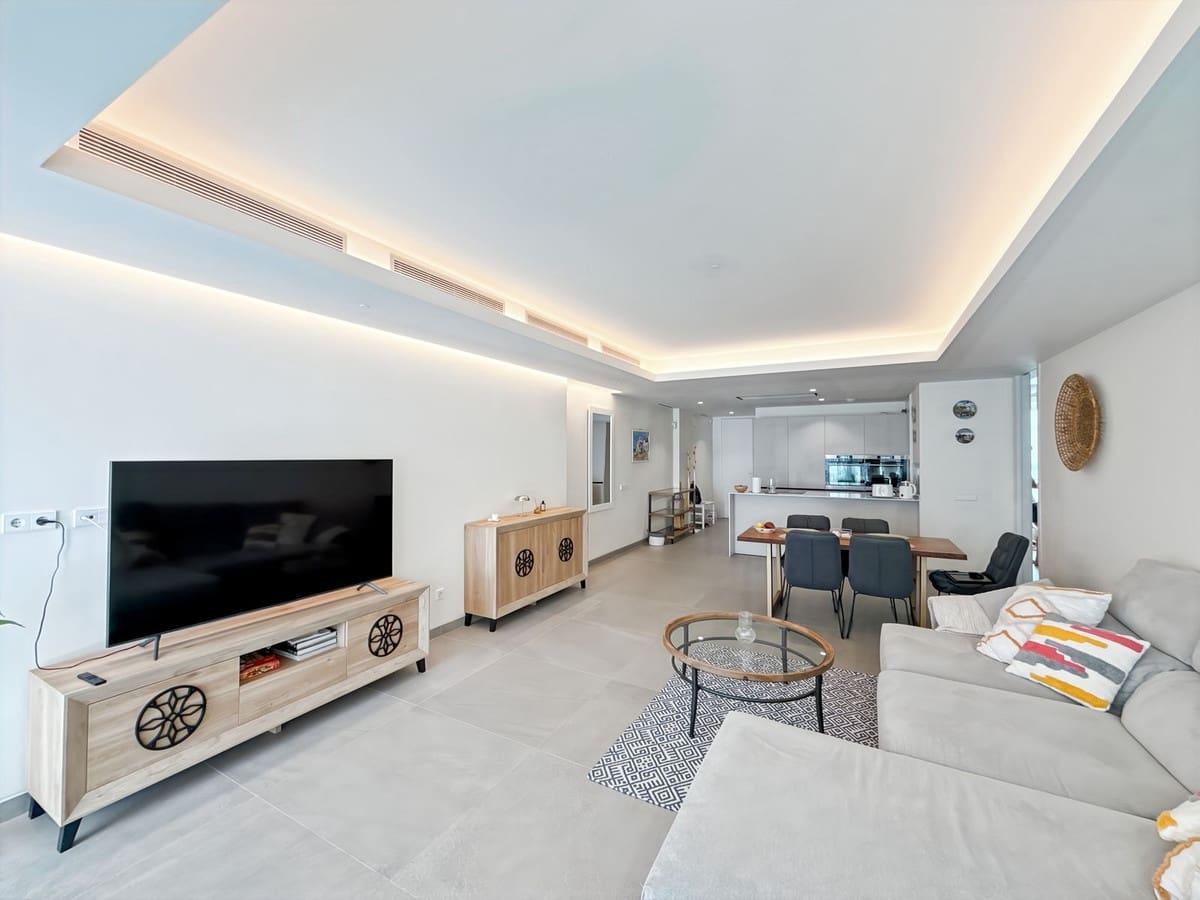 Apartamento de 2 habitaciones en Estepona en venta con piscina - 850.000 € (Ref: 9540024)