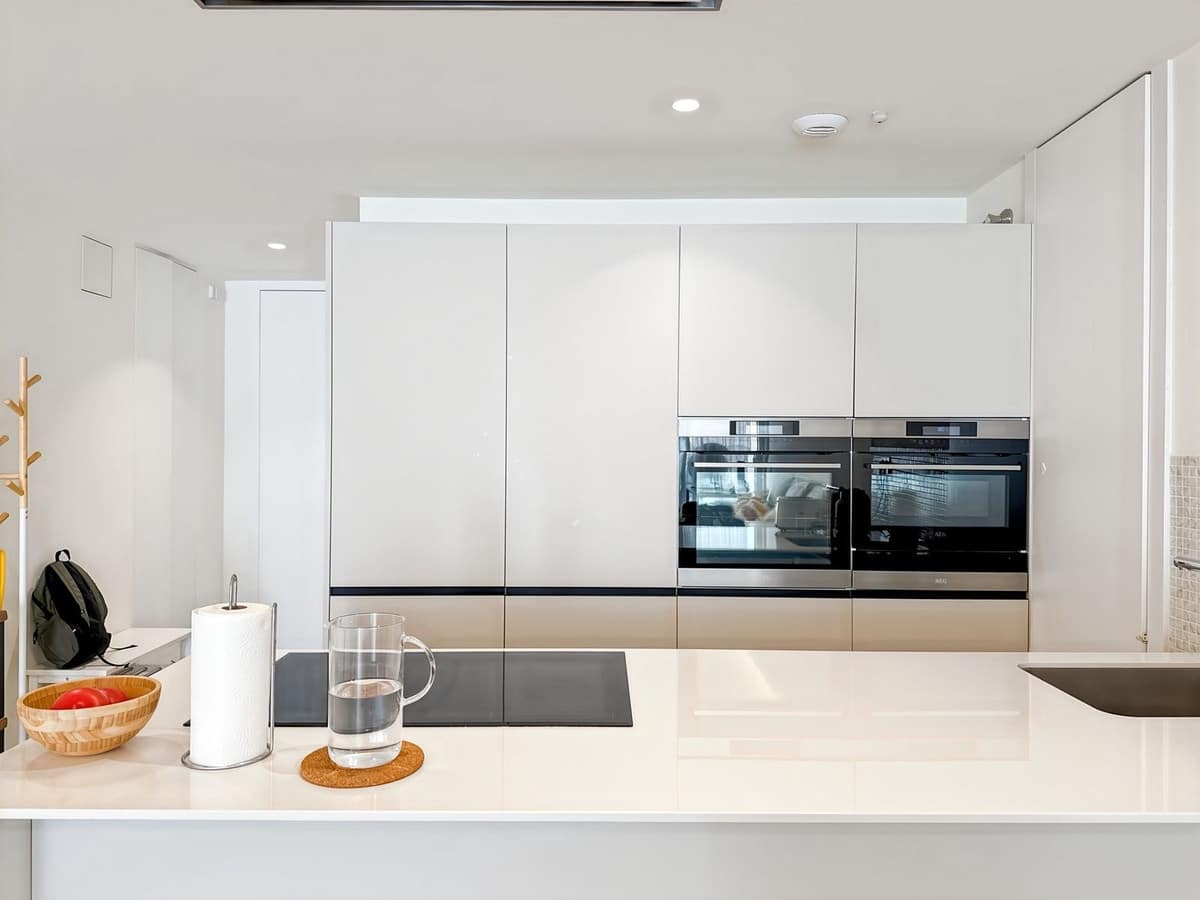 Apartamento de 2 habitaciones en Estepona en venta con piscina - 850.000 € (Ref: 9540024)