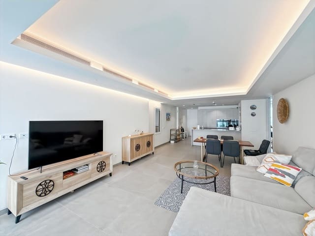 Apartamento de 2 habitaciones en Centro, Estepona en venta con piscina - 850.000 € (Ref: 9540024)