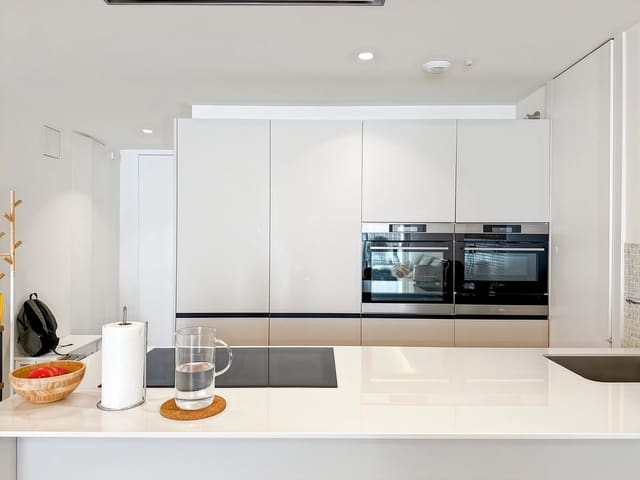 Apartamento de 2 habitaciones en Centro, Estepona en venta con piscina - 850.000 € (Ref: 9540024)