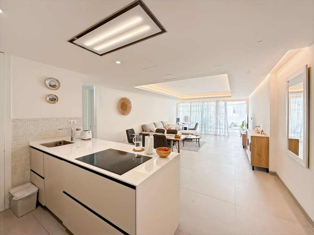 Apartamento de 2 habitaciones en Estepona en venta con piscina - 850.000 € (Ref: 9540024)