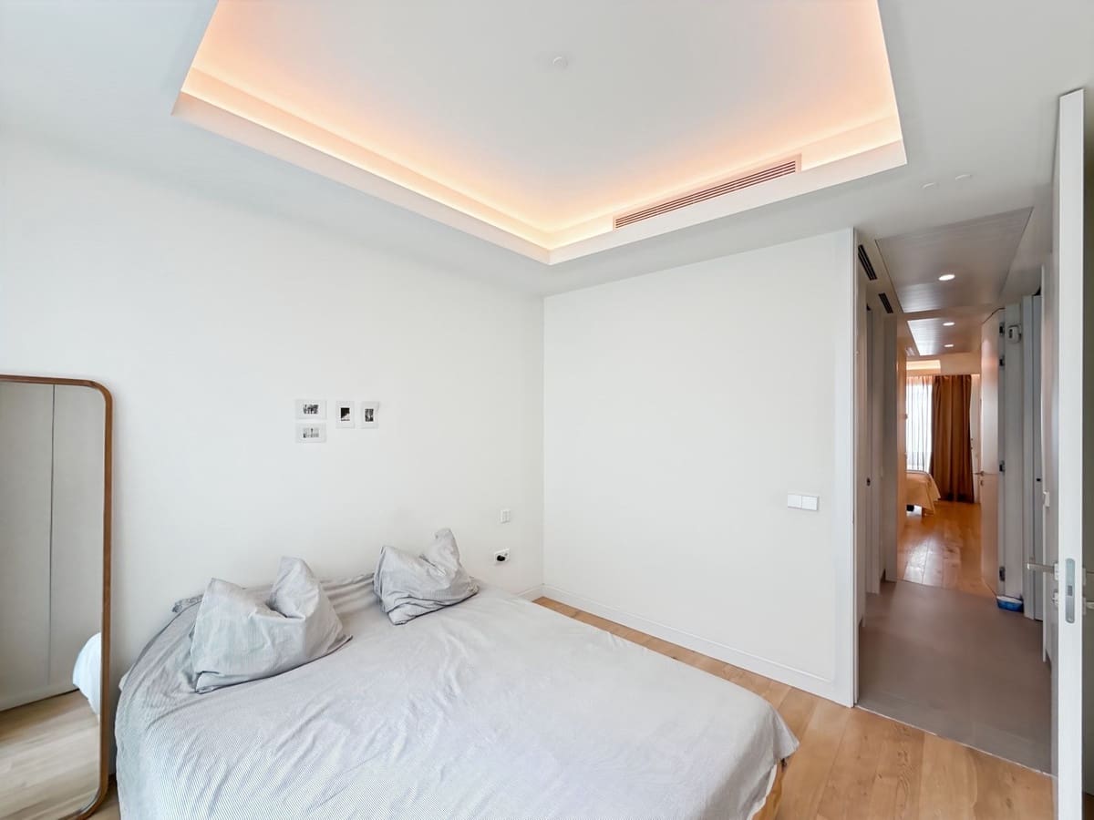 Apartamento de 2 habitaciones en Estepona en venta con piscina - 850.000 € (Ref: 9540024)