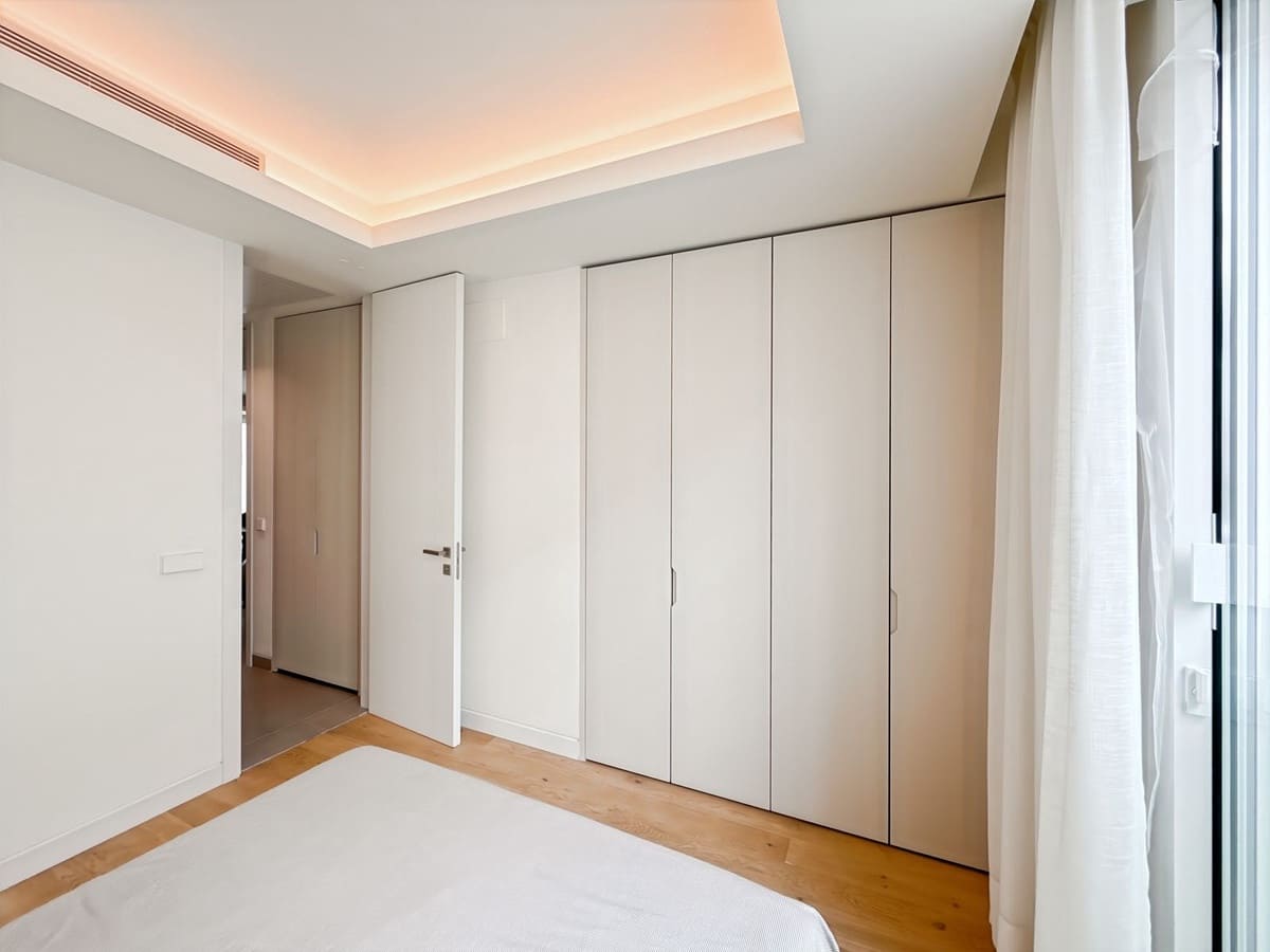 Apartamento de 2 habitaciones en Estepona en venta con piscina - 850.000 € (Ref: 9540024)