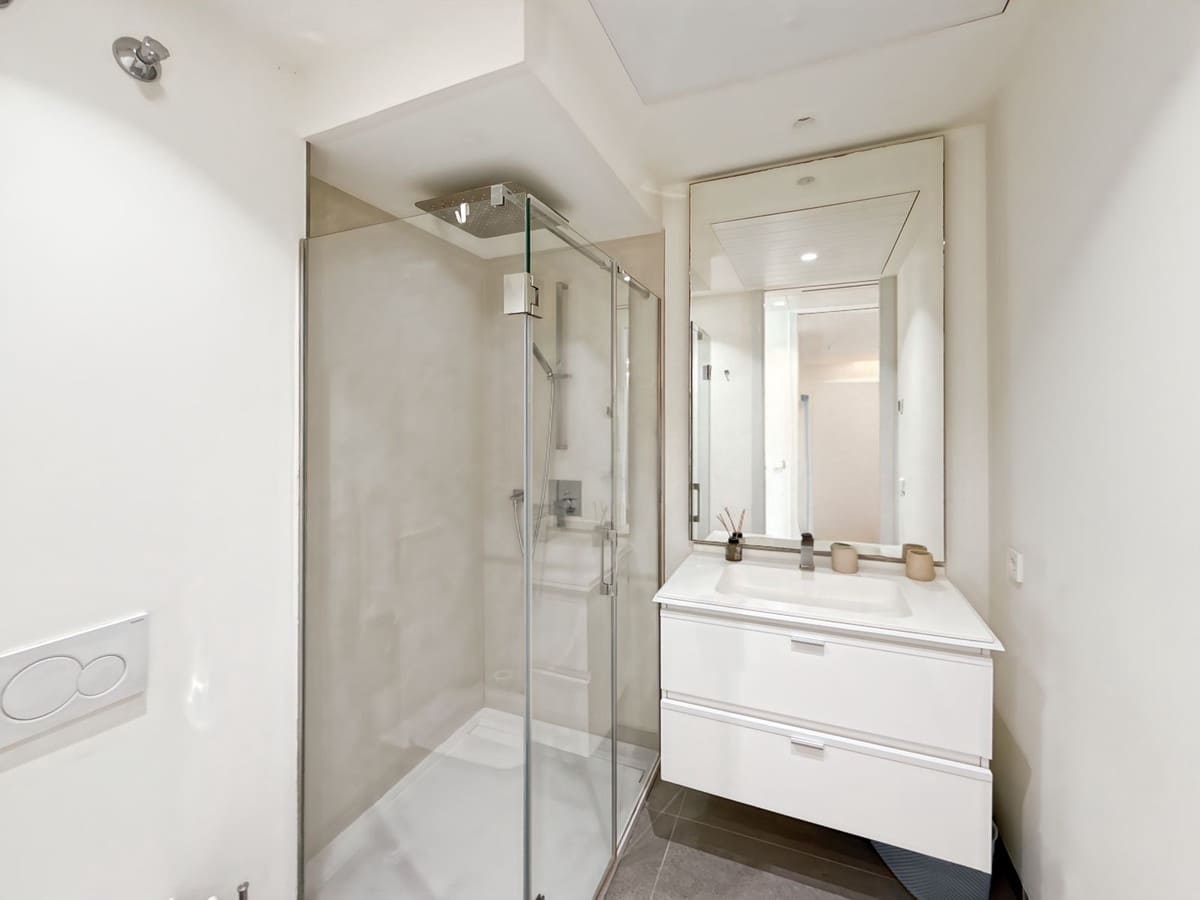 Apartamento de 2 habitaciones en Estepona en venta con piscina - 850.000 € (Ref: 9540024)