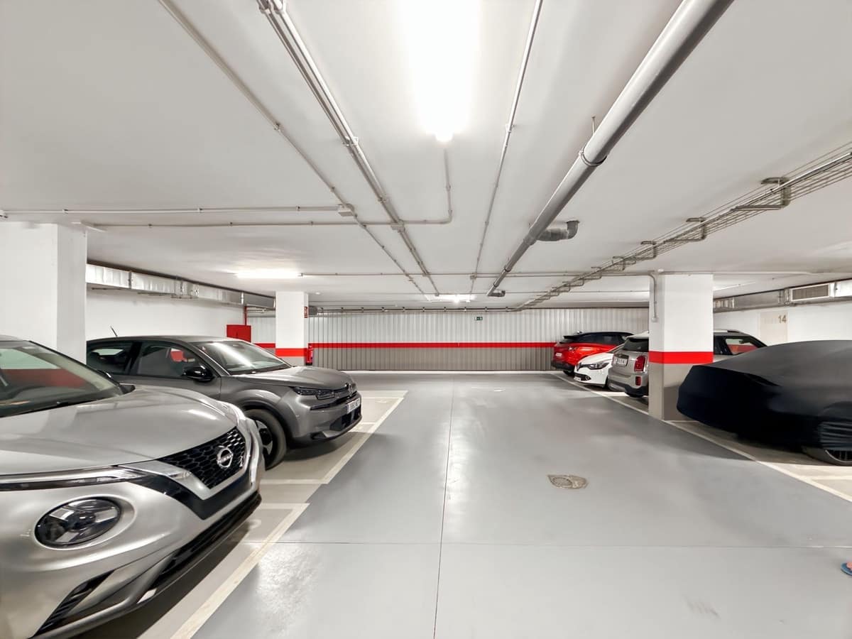 Apartamento de 2 habitaciones en Estepona en venta con piscina - 850.000 € (Ref: 9540024)