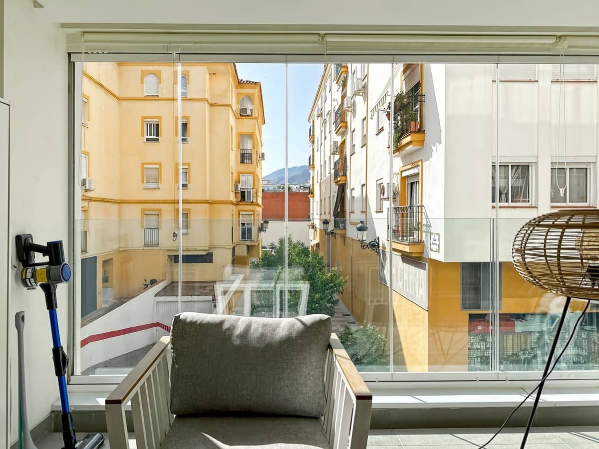 Apartamento de 2 habitaciones en Estepona en venta con piscina - 850.000 € (Ref: 9540024)