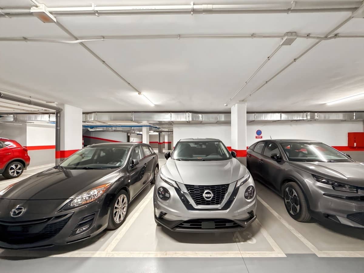 Apartamento de 2 habitaciones en Estepona en venta con piscina - 850.000 € (Ref: 9540024)