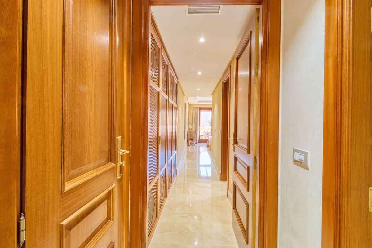 2 quarto Apartamento para venda em Estepona com piscina - 850 000 € (Ref: 9540026)