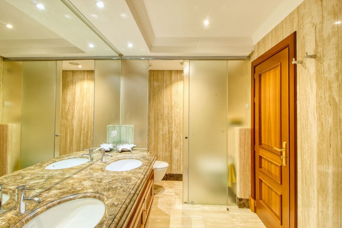 2 quarto Apartamento para venda em Estepona com piscina - 850 000 € (Ref: 9540026)