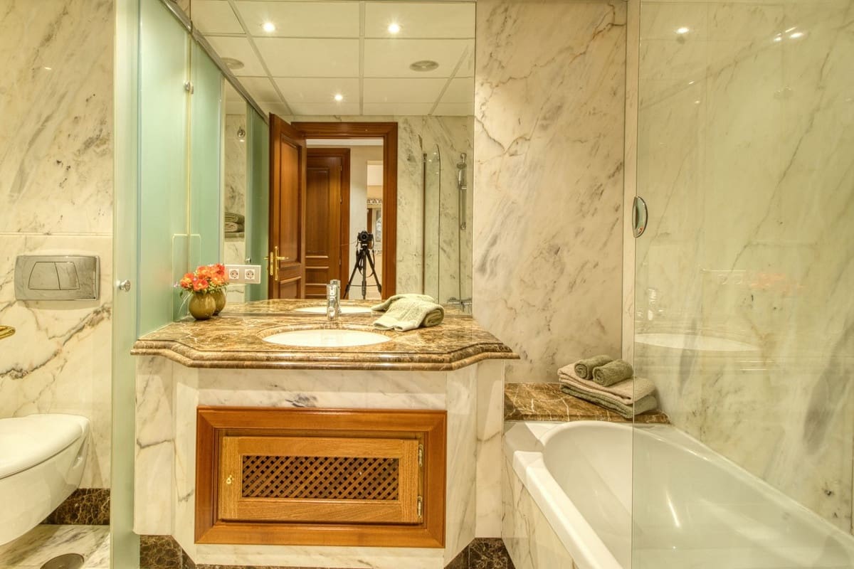 2 quarto Apartamento para venda em Estepona com piscina - 850 000 € (Ref: 9540026)