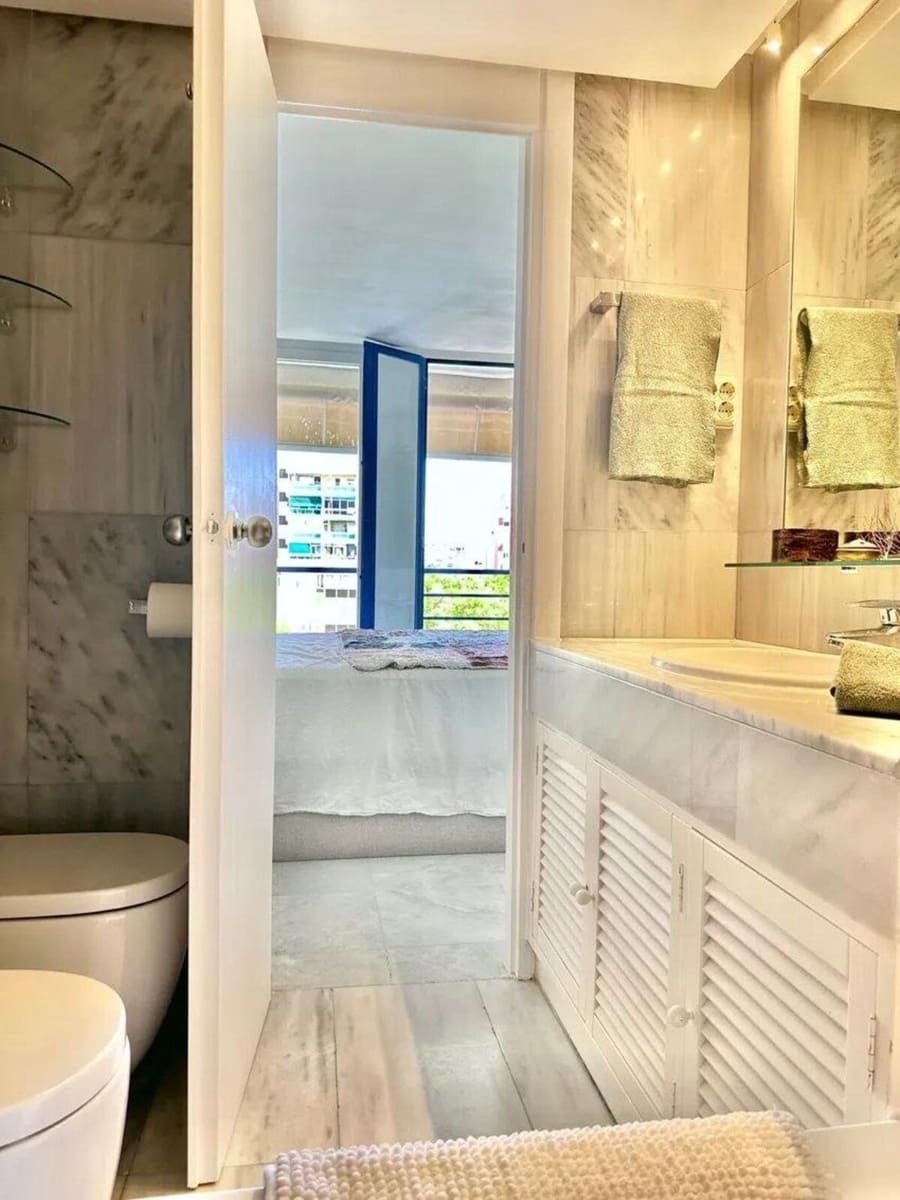 Apartamento de 2 habitaciones en Golden Mile en venta con piscina garaje - 850.000 € (Ref: 9540029)