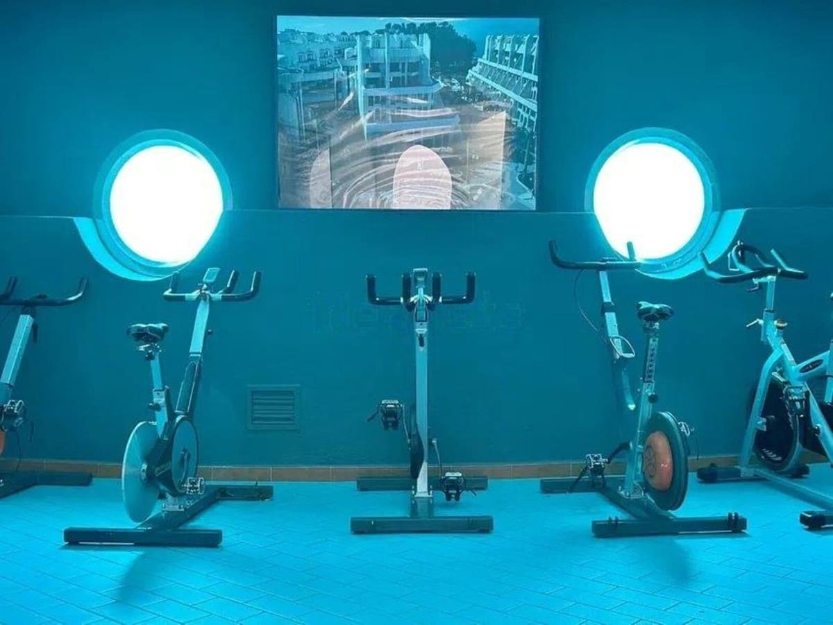 Apartamento de 2 habitaciones en Golden Mile en venta con piscina garaje - 850.000 € (Ref: 9540029)