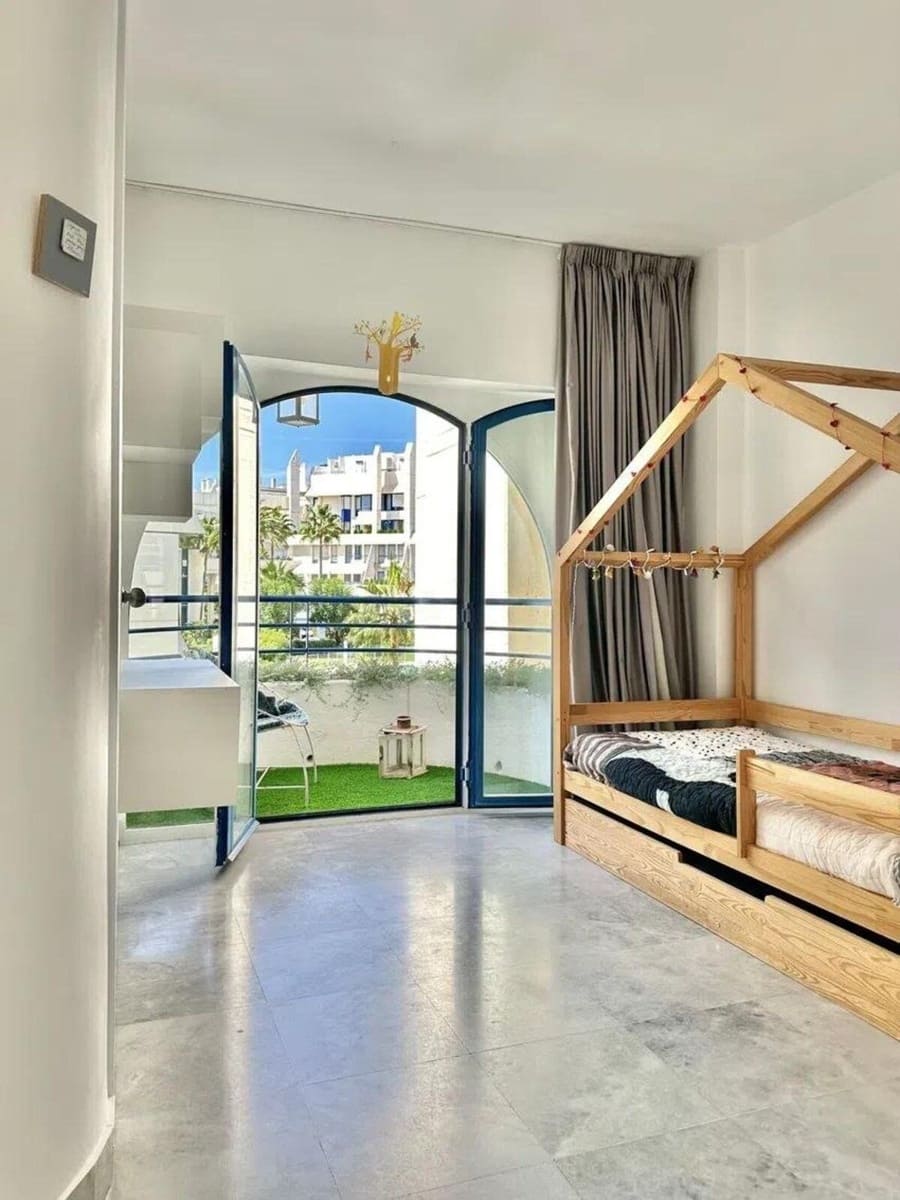 Apartamento de 2 habitaciones en Golden Mile en venta con piscina garaje - 850.000 € (Ref: 9540029)