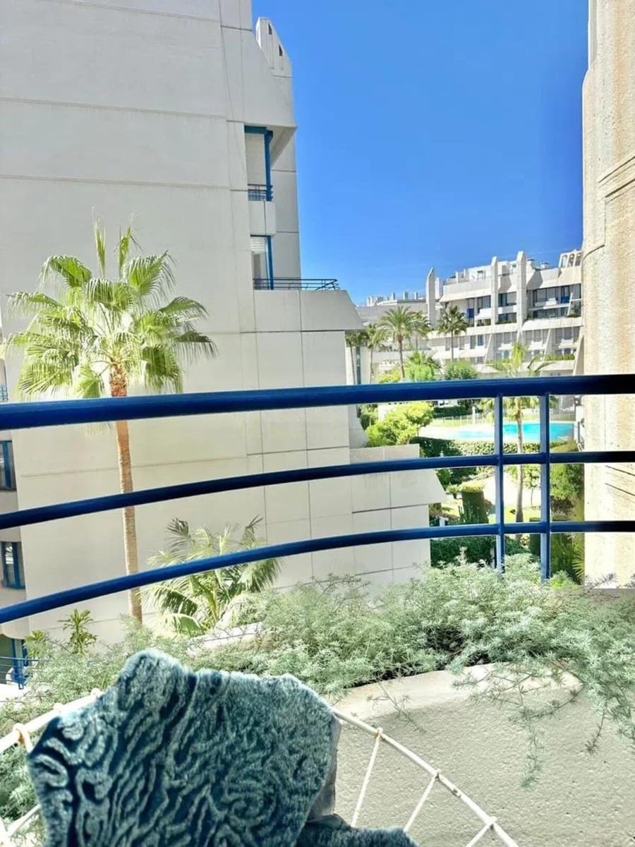 Apartamento de 2 habitaciones en Golden Mile en venta con piscina garaje - 850.000 € (Ref: 9540029)