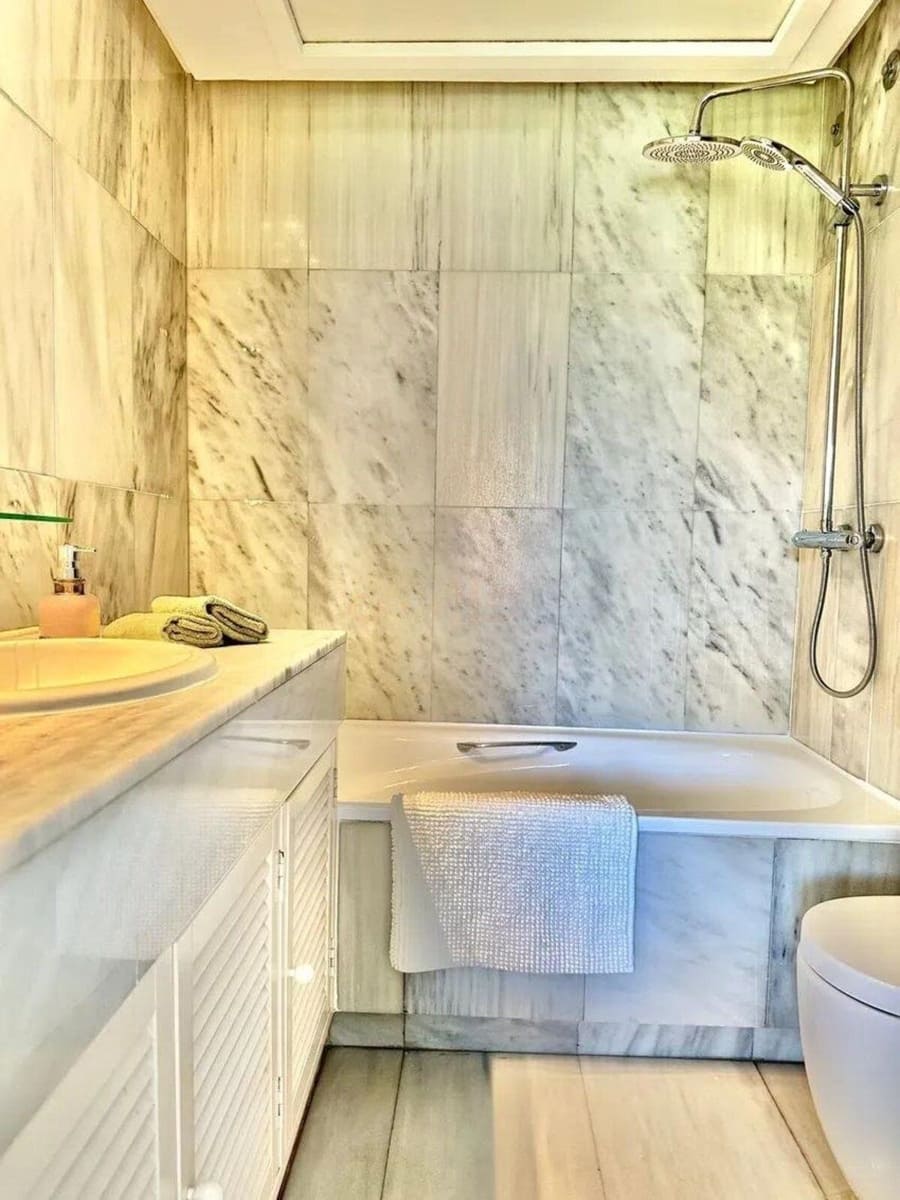 Apartamento de 2 habitaciones en Golden Mile en venta con piscina garaje - 850.000 € (Ref: 9540029)