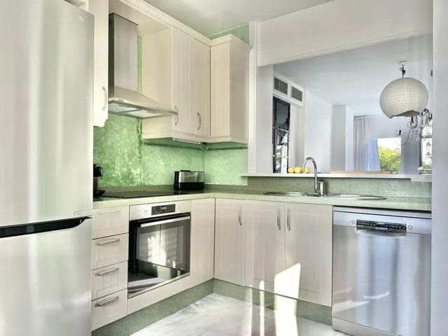 Apartamento de 2 habitaciones en Golden Mile, Marbella en venta con piscina garaje - 850.000 € (Ref: 9540029)