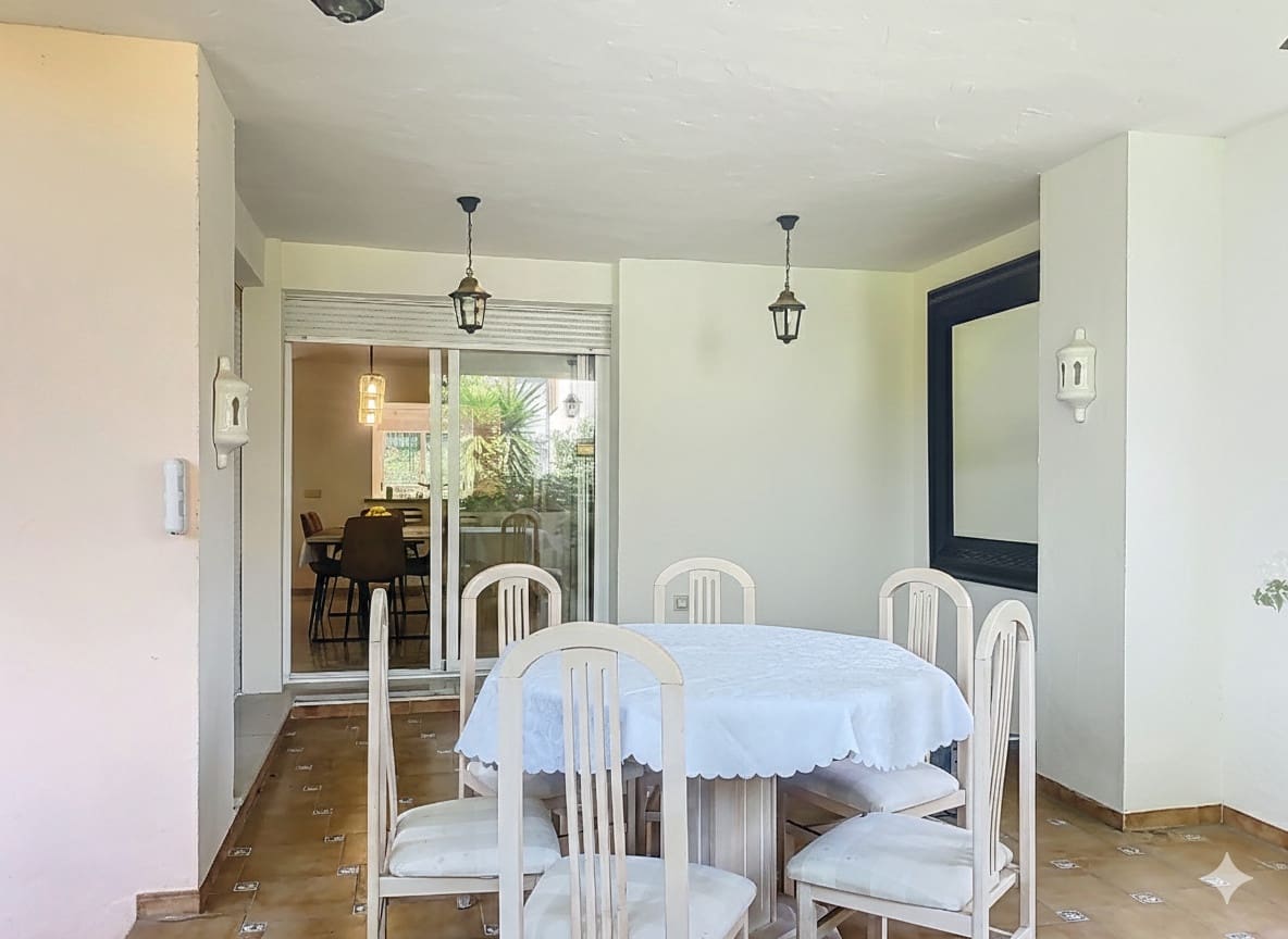 4 sypialnia Dom blizniak na sprzedaż w Guadalmina z basenem - 850 000 € (Ref: 9540032)