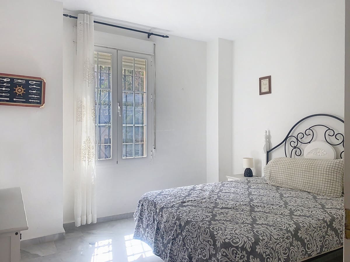 4 sypialnia Dom blizniak na sprzedaż w Guadalmina z basenem - 850 000 € (Ref: 9540032)