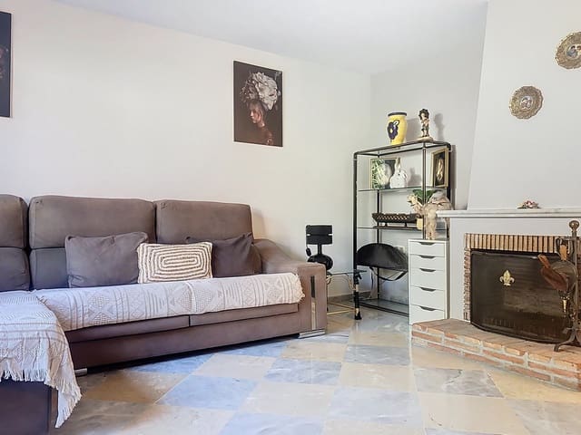 4 quarto Moradia Geminada para venda em Guadalmina Alta, Marbella com piscina - 850 000 € (Ref: 9540032)