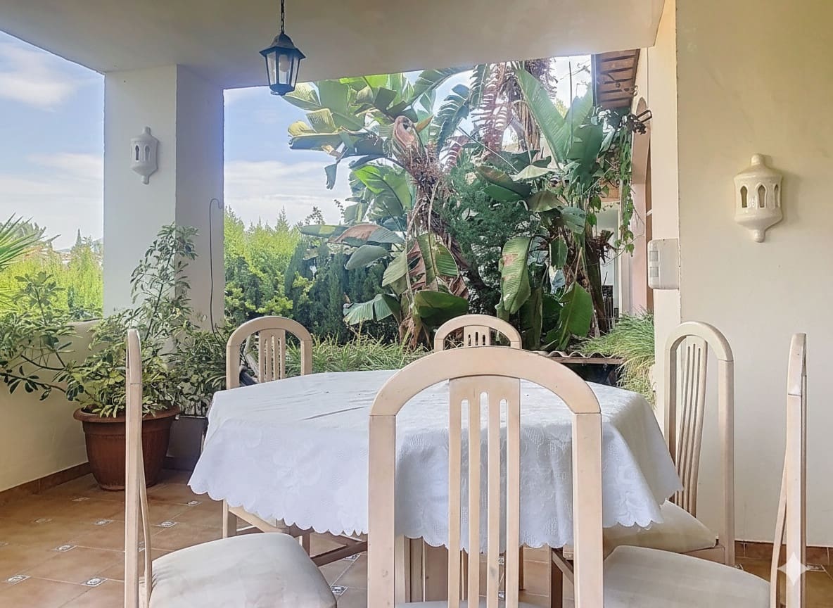 4 soverom Kjedet enebolig til salgs i Guadalmina med svømmebasseng - € 850 000 (Ref: 9540032)