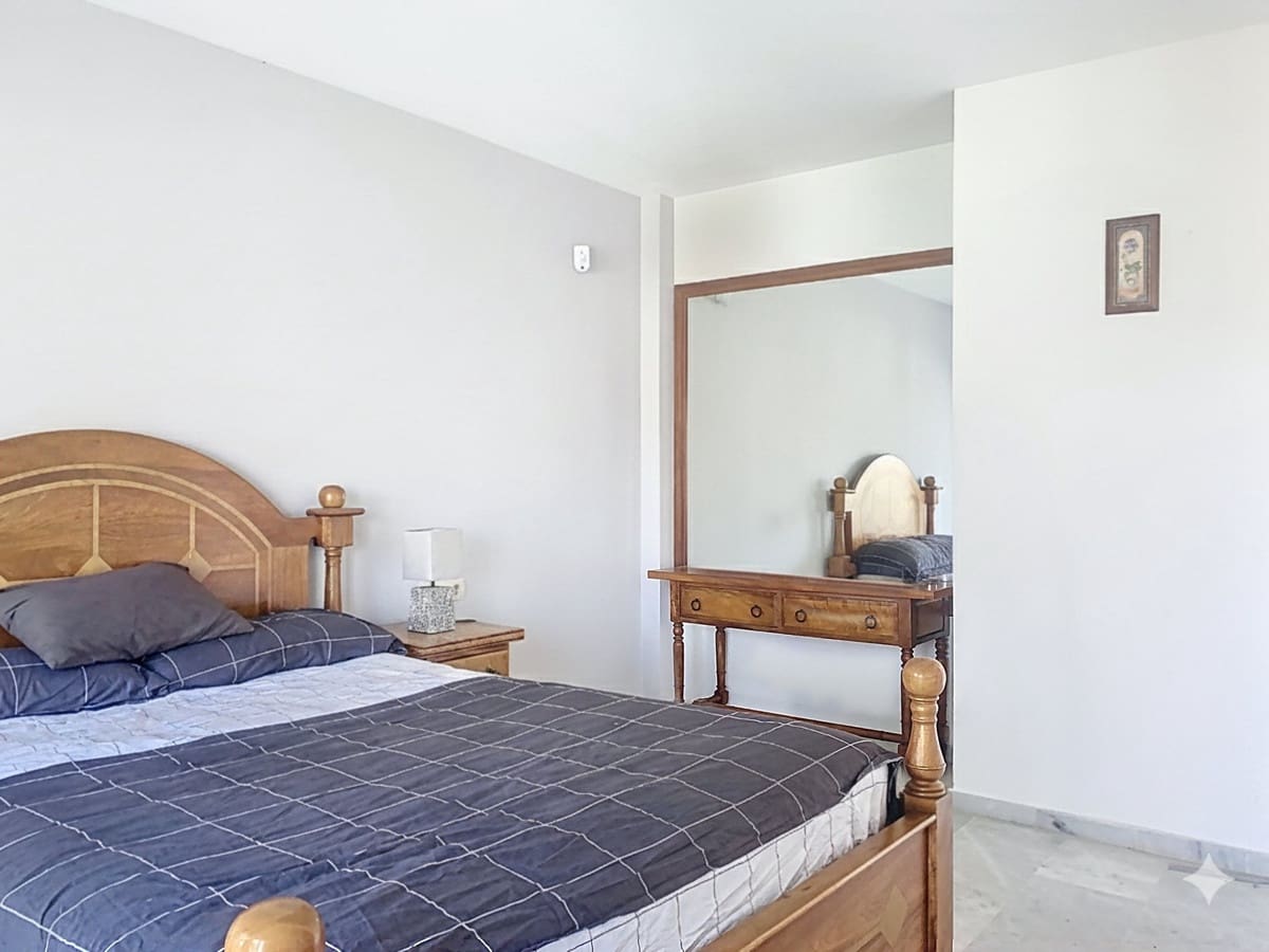 4 soverom Kjedet enebolig til salgs i Guadalmina med svømmebasseng - € 850 000 (Ref: 9540032)