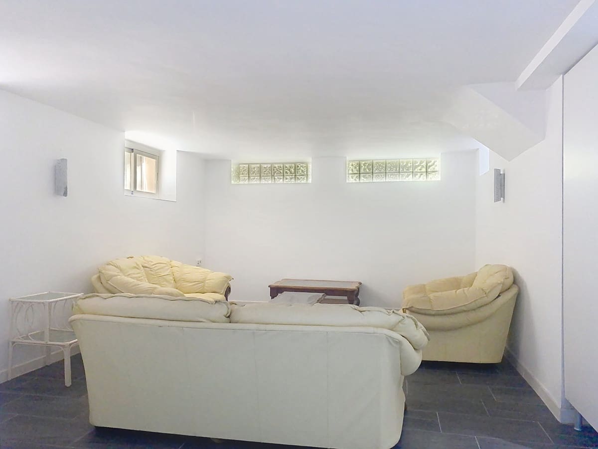 4 bedroom Semi-detached Villa for sale in Guadalmina with pool - € 850,000 (Ref: 9540032)