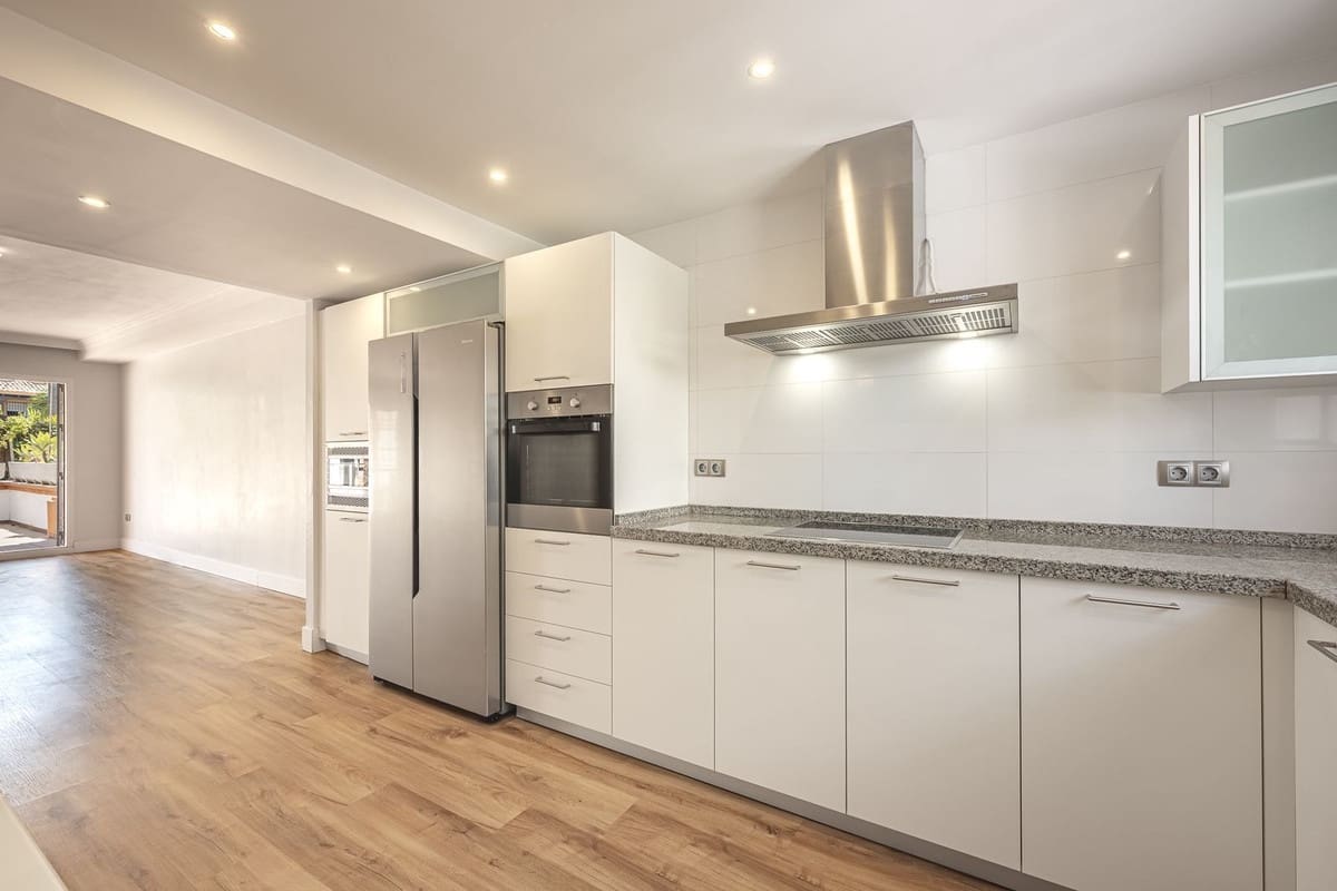 Pareado de 4 habitaciones en Marbella en venta con piscina garaje - 825.000 € (Ref: 9540035)