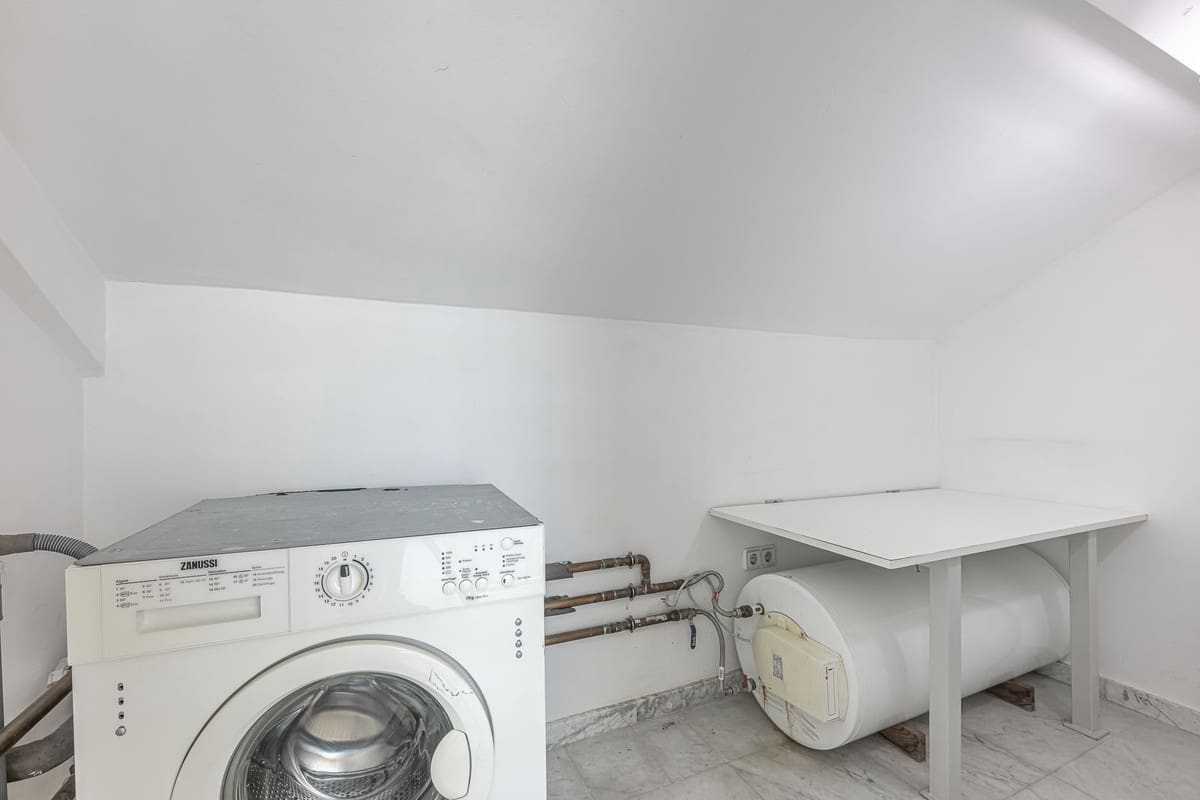 Pareado de 4 habitaciones en Marbella en venta con piscina garaje - 825.000 € (Ref: 9540035)