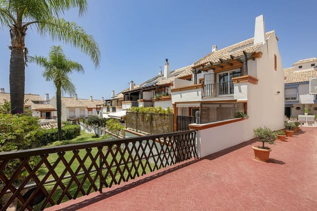 4 Zimmer Doppelhaus zu verkaufen in Marbella mit Pool Garage - 825.000 € (Ref: 9540035)