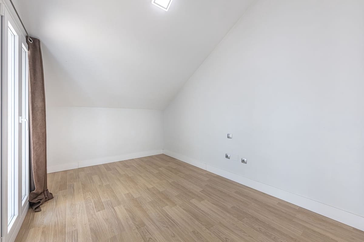 4 chambre Villa/Maison Semi-Mitoyenne à vendre à Marbella avec piscine garage - 795 000 € (Ref: 9540035)