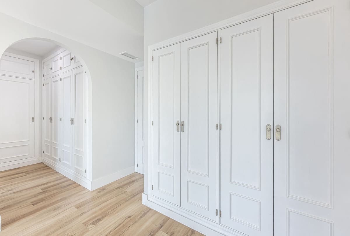 4 chambre Villa/Maison Semi-Mitoyenne à vendre à Marbella avec piscine garage - 795 000 € (Ref: 9540035)