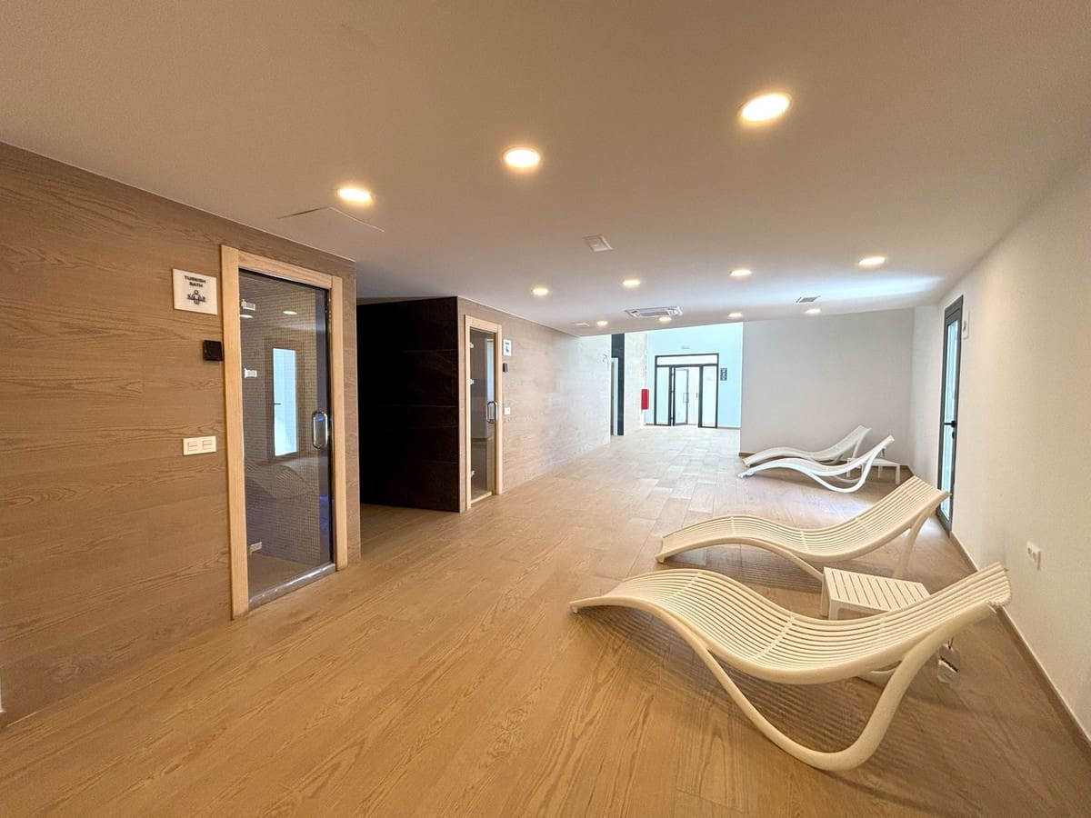 2 quarto Penthouse para venda em Fuengirola com piscina garagem - 875 000 € (Ref: 9540037)