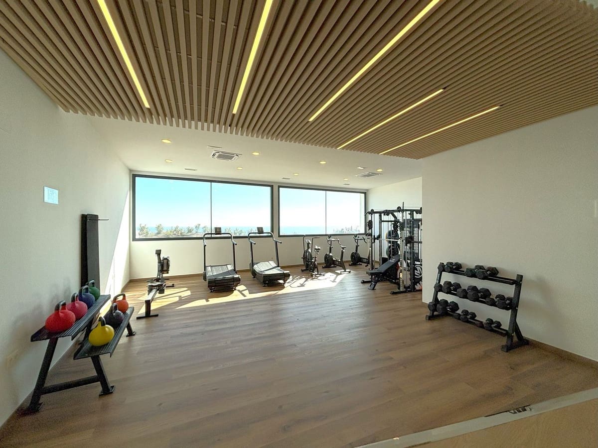 2 quarto Penthouse para venda em Fuengirola com piscina garagem - 875 000 € (Ref: 9540037)