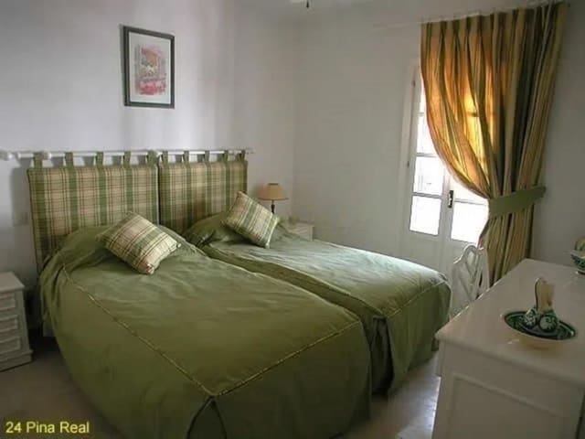 3 bedroom Villa for sale in Centro, Estepona with pool garage - € 875,000 (Ref: 9540039)