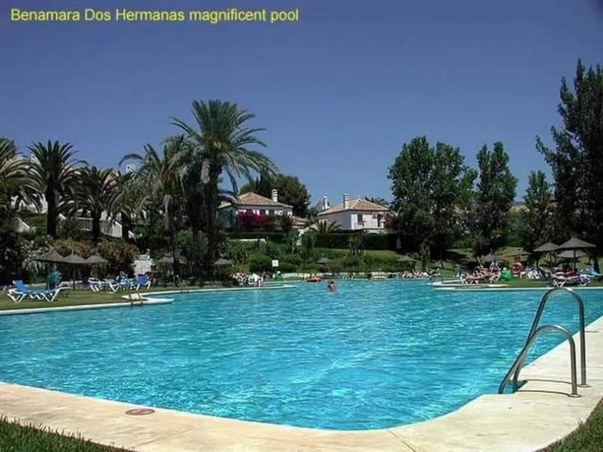 3 bedroom Villa for sale in Estepona with pool garage - € 875,000 (Ref: 9540039)