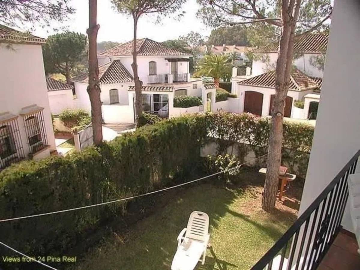 3 bedroom Villa for sale in Estepona with pool garage - € 875,000 (Ref: 9540039)
