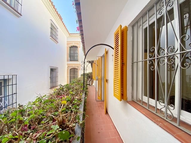 4 soveværelse Byhus til salg i Marbella - € 875.000 (Ref: 9540040)