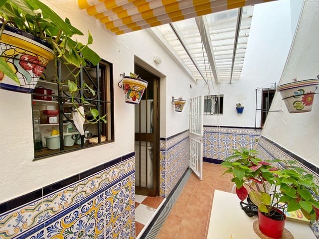 Casa de 4 habitaciones en Marbella en venta - 790.000 € (Ref: 9540040)