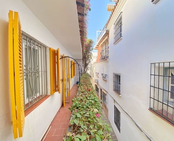 Casa de 4 habitaciones en Marbella en venta - 790.000 € (Ref: 9540040)