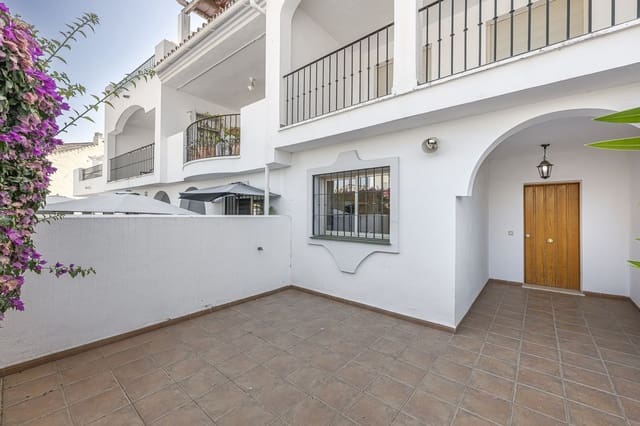 4 slaapkamer Huis te koop in La Dama de Noche - La Alzambra, Marbella met zwembad garage - € 825.000 (Ref: 9540041)