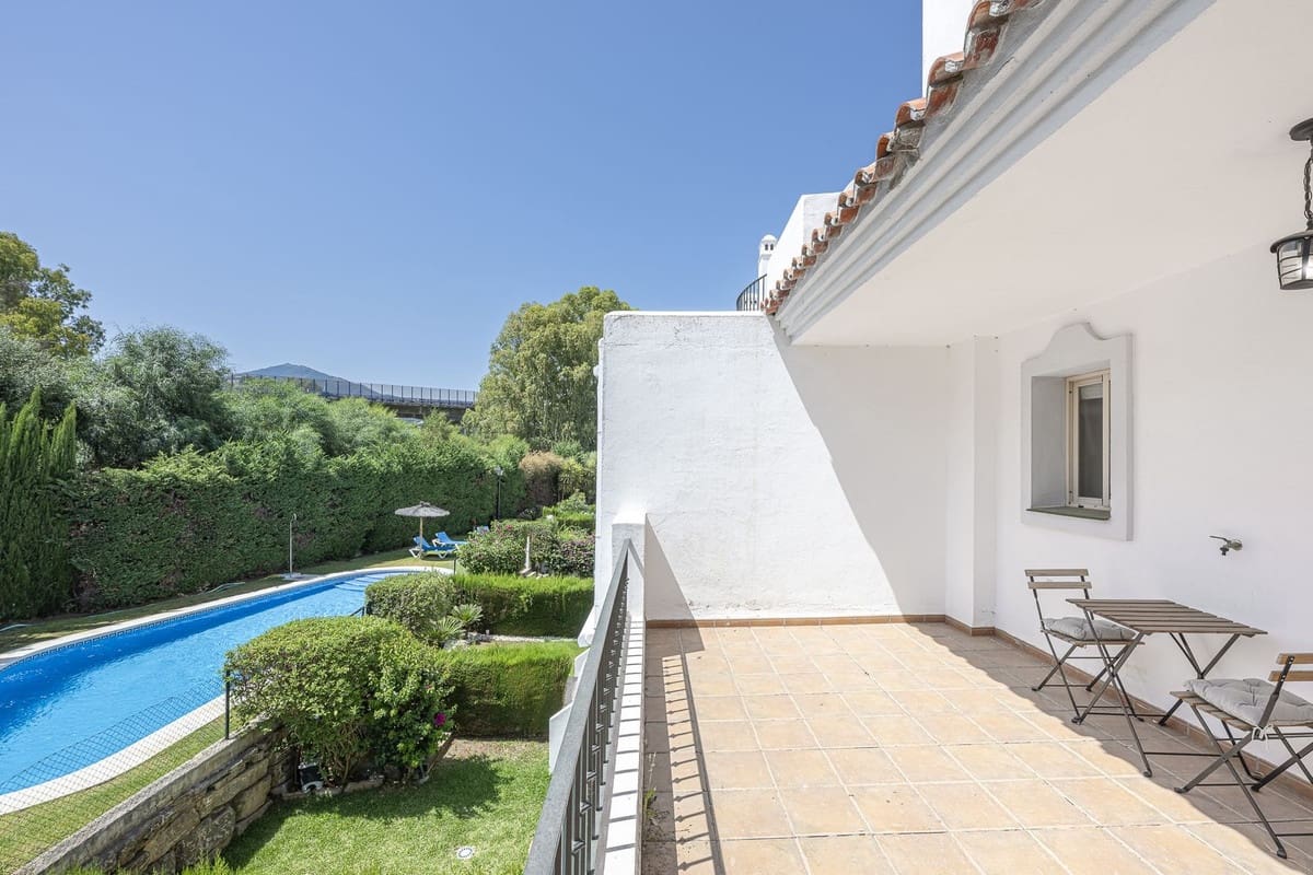 4 slaapkamer Huis te koop in Nueva Andalucia met zwembad garage - € 825.000 (Ref: 9540041)