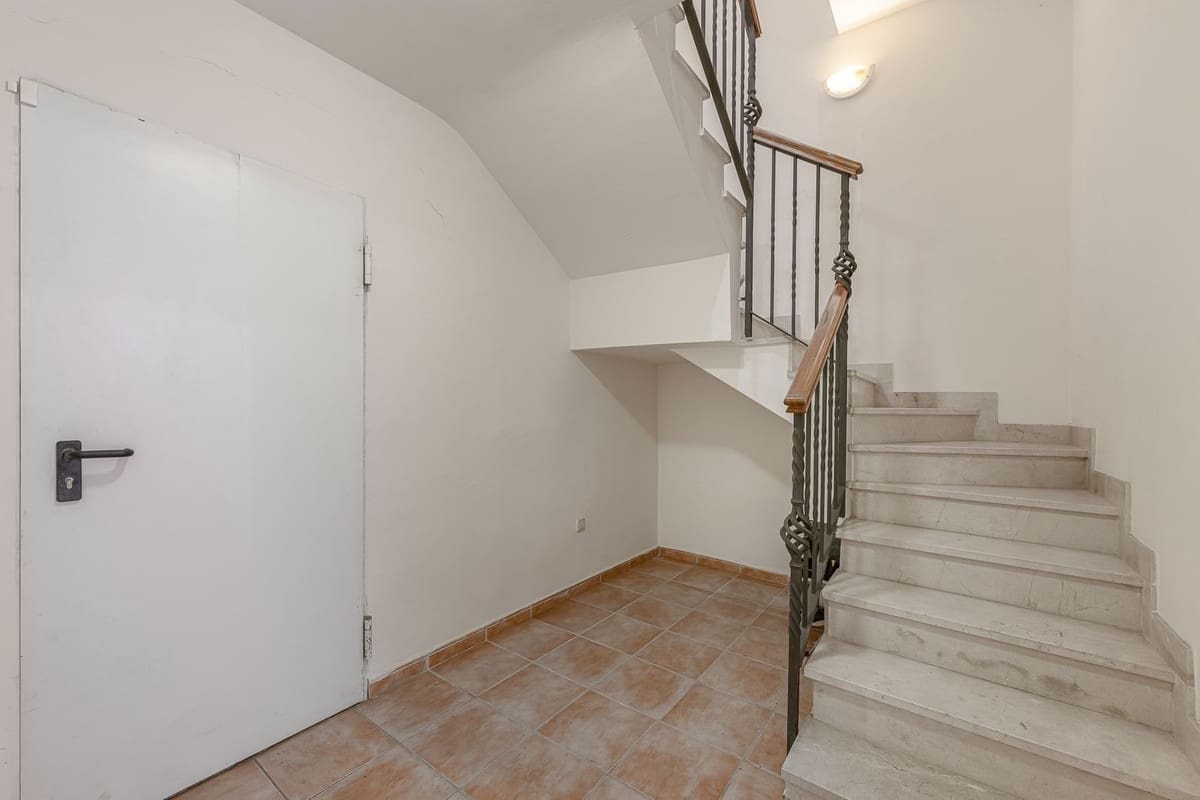 4 slaapkamer Huis te koop in Nueva Andalucia met zwembad garage - € 825.000 (Ref: 9540041)