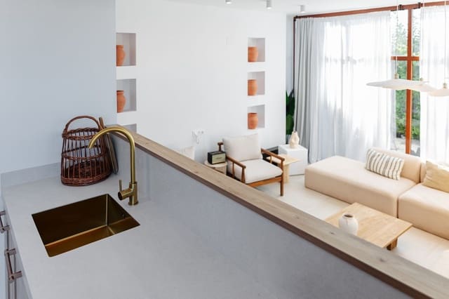 5 sypialnia Dom na sprzedaż w Cancelada, Estepona z garażem - 875 000 € (Ref: 9540042)