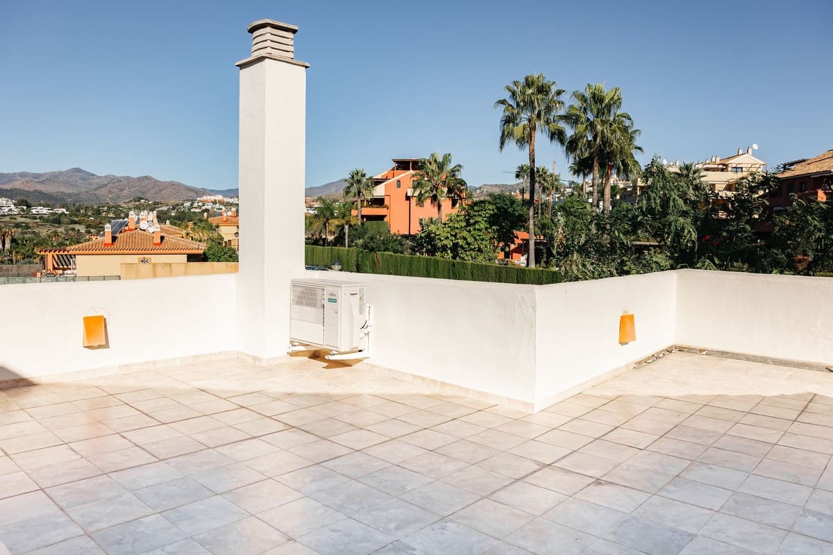 5 sypialnia Dom na sprzedaż w Cancelada z garażem - 875 000 € (Ref: 9540042)