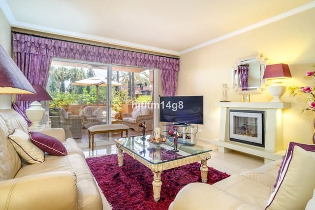 2 slaapkamer Appartement te koop in Puerto Banus, Marbella met zwembad - € 879.000 (Ref: 9540043)